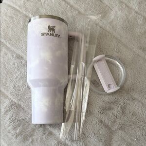 40 oz. Stanley Cup with lid and straw, white and lavender